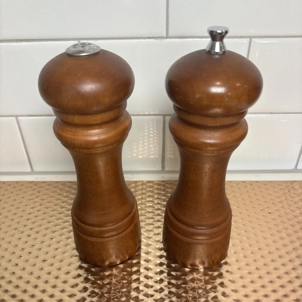 Vintage Mr. Dudley Wooden Salt Shaker & Pepper‎ Mill Grinder Set Med. Brown Wood